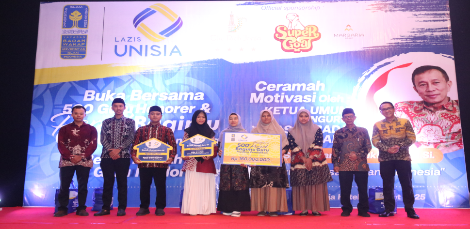 LAZIS Unisia Buka Bersama 500 Guru Honorer